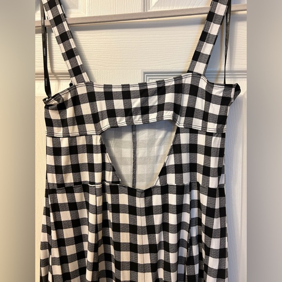 Forever 21 Black & White Gingham Sweetheart Neckline Romper - Picture 11 of 14